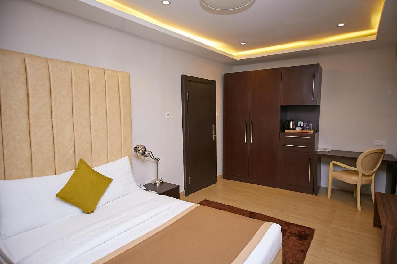 The Cabin Hotel Accra Extérieur photo